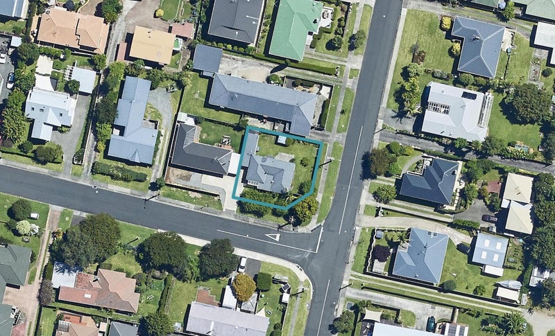 1 Milton Road, Otumoetai, Tauranga - Carousel 1