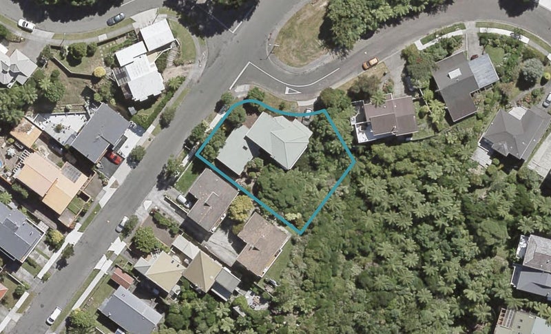 5 Chestnut Grove, Maungaraki, Lower Hutt - Carousel 1