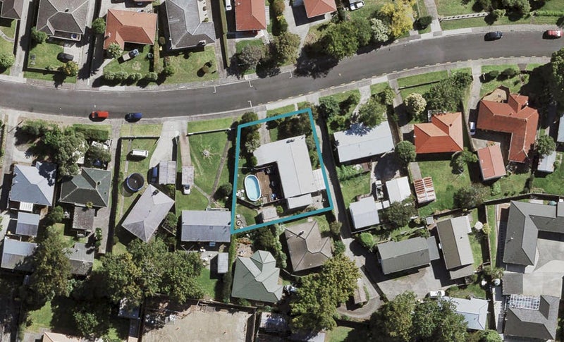13 Te Kanawa Crescent, Henderson, Auckland - Carousel 1