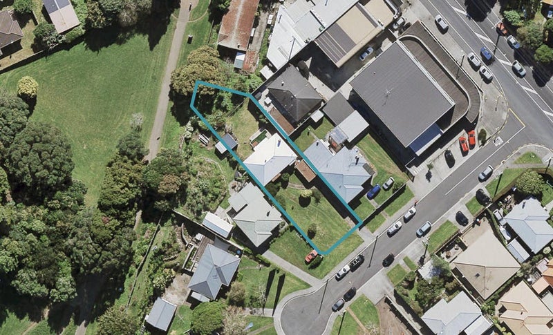 3 Roskill Way, Three Kings, Auckland - Carousel 1