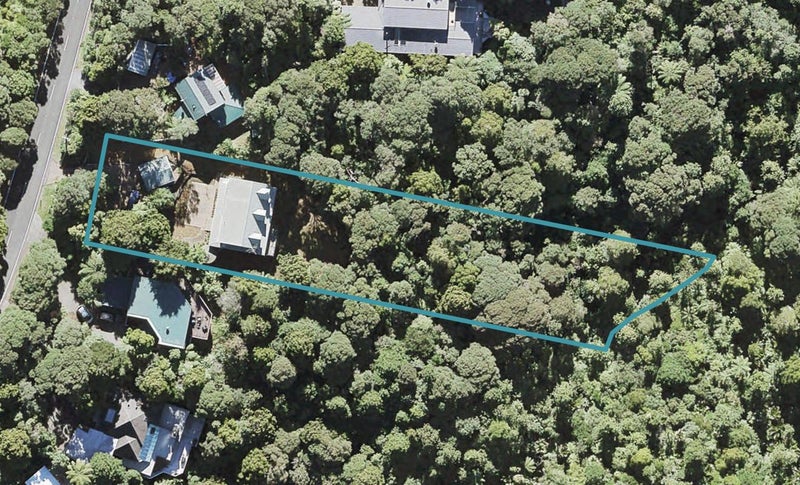 729 Scenic Drive, Henderson Valley, Auckland - Carousel 1