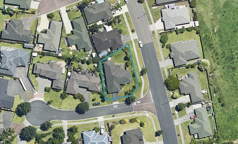 2 Goodrich Close, Bethlehem, Tauranga - Carousel 1