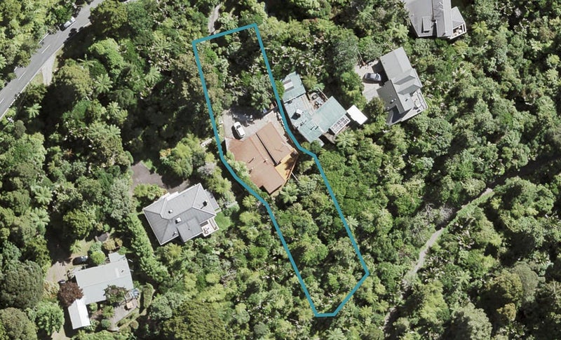 218 Scenic Drive, Titirangi, Auckland - Carousel 1