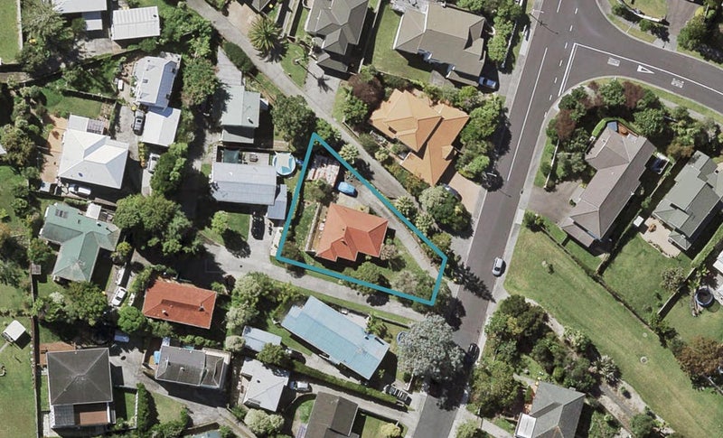 24 Woodstock Road, Forrest Hill, Auckland - Carousel 1