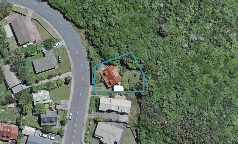 64 Montgomery Avenue, Karori, Wellington - Carousel 1