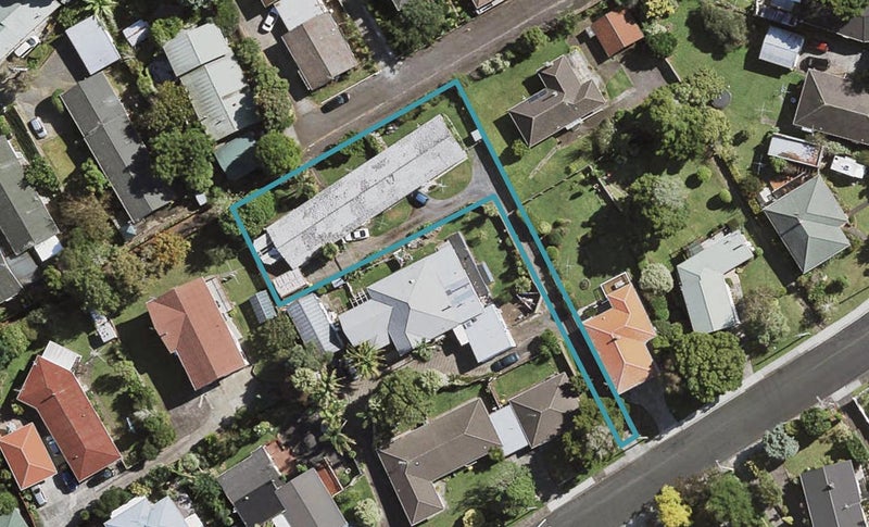 2/22B Kelvyn Grove, Hillpark, Auckland - Carousel 1