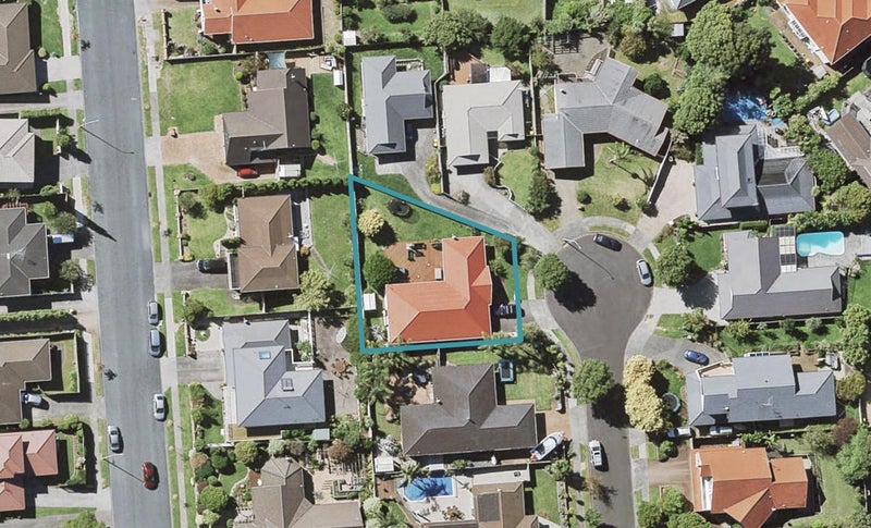 10 Ayrshire Place, Somerville, Manukau - Carousel 1