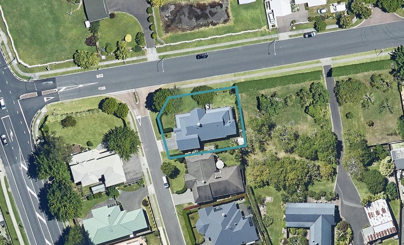 1 Doneraille Place, Bethlehem, Tauranga - Carousel 1