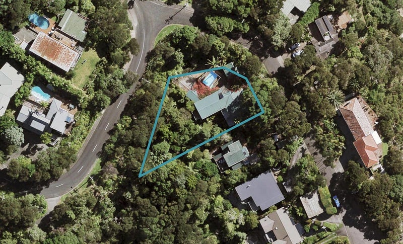 1 Inaka Place, Titirangi, Auckland - Carousel 1