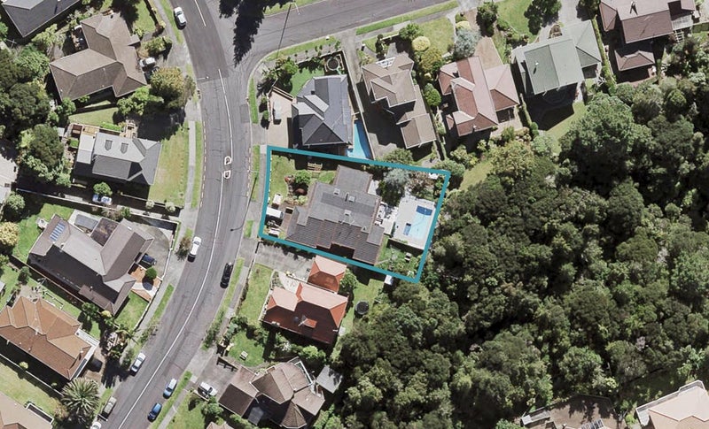 162 Chelsea View Drive, Chatswood, Auckland - Carousel 1