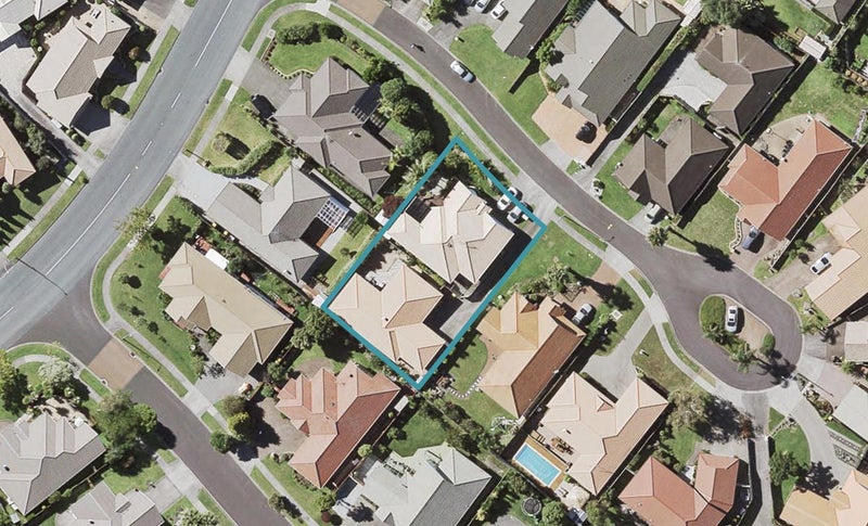 2/3 Caldbeck Rise, Northpark, Auckland - Carousel 1
