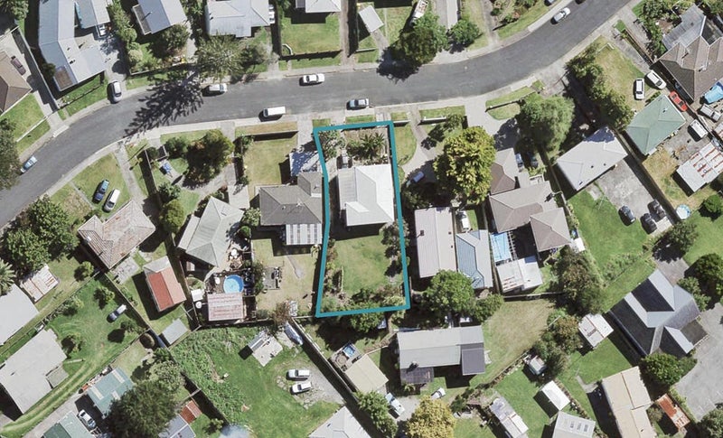 4 Lendic Avenue, Henderson, Auckland - Carousel 1