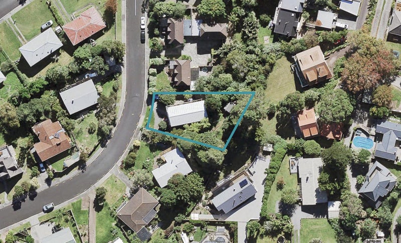 8 Telstar Place, Beach Haven, Auckland - Carousel 1