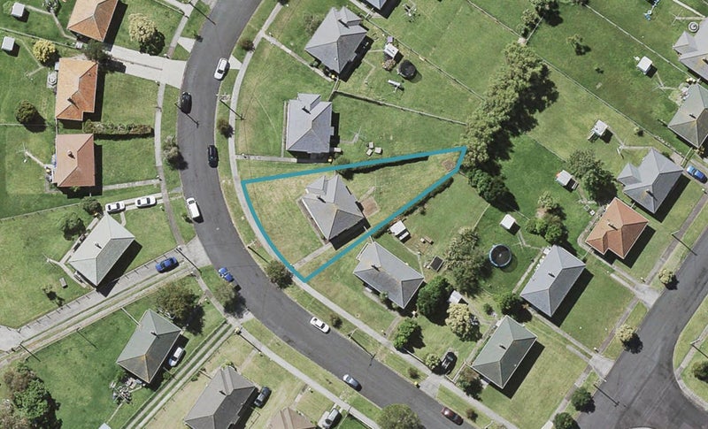 24 Hillary Crescent, Belmont, Auckland - Carousel 1