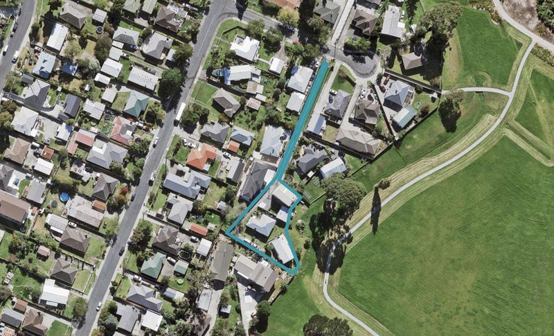 3/7 Ingleby Place, Kelston, Auckland - Carousel 1