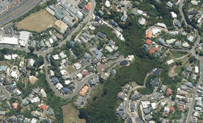 21 Paremata Drive, Paremata, Porirua - Carousel 1