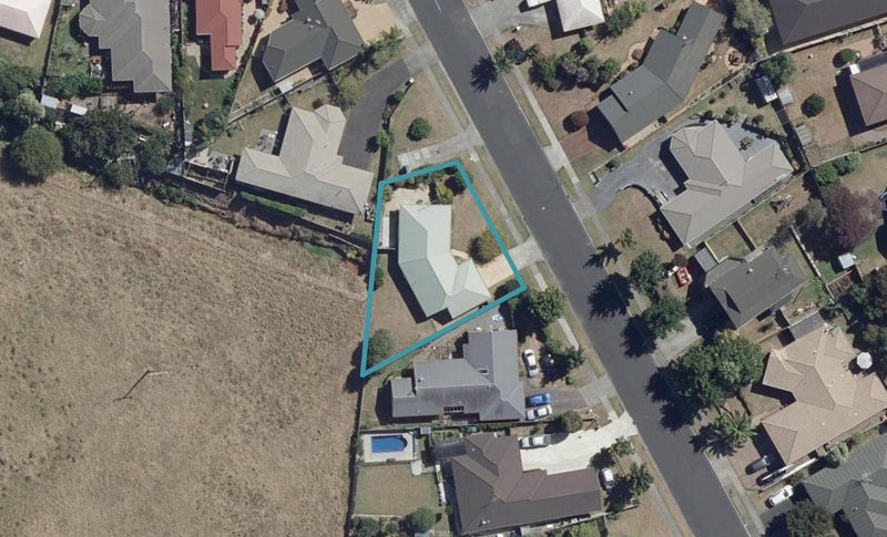 234 Grandview Road, Western Heights, Hamilton - Carousel 1