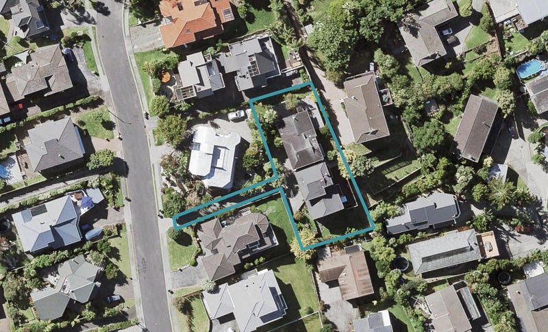 2/10 Calypso Place, Rothesay Bay, Auckland - Carousel 1