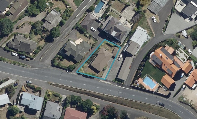 104 Lake Crescent, Hamilton Lake, Hamilton - Carousel 1