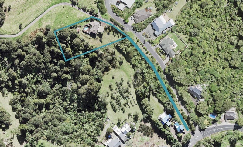 805 West Coast Road, Oratia, Auckland - Carousel 1