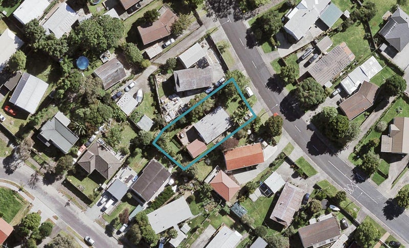 12 Farwood Drive, Henderson, Auckland - Carousel 1