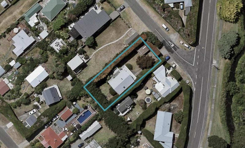 30 Hona Street, Waikanae Beach, Waikanae - Carousel 1
