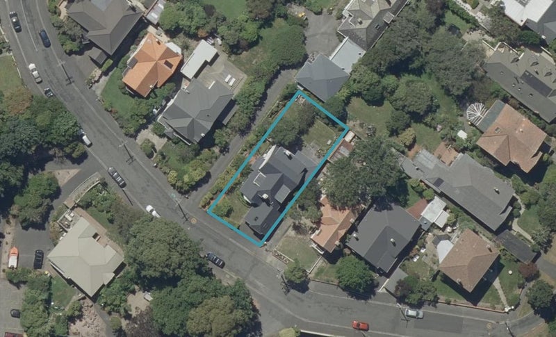19 Tolcarne Avenue, Maori Hill, Dunedin - Carousel 1