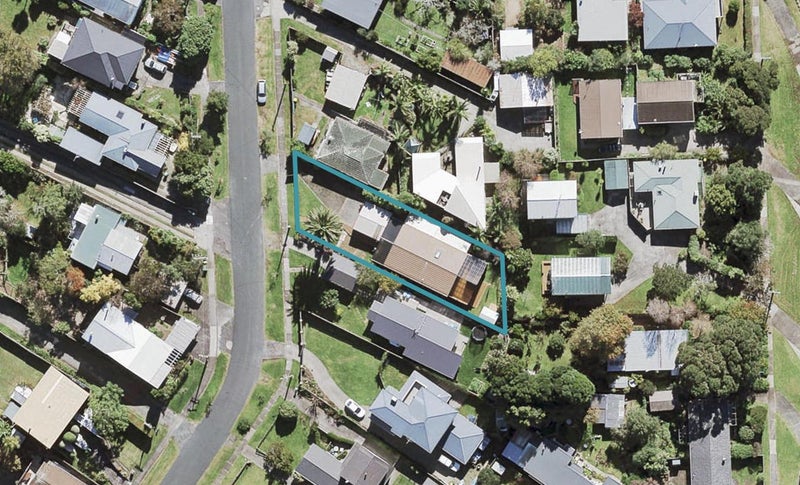 23 Rambler Crescent, Beach Haven, Auckland - Carousel 1