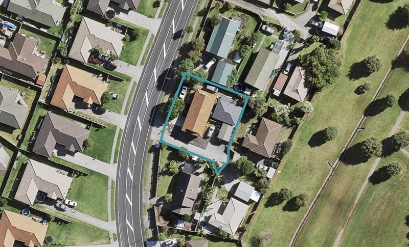 59 Etherton Drive, Weymouth, Auckland - Carousel 1