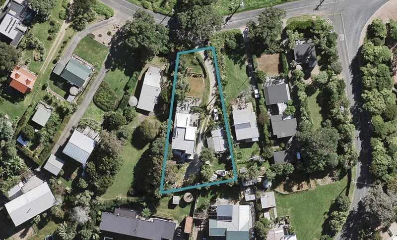 8 Cory Road, Palm Beach, Waiheke Island - Carousel 1