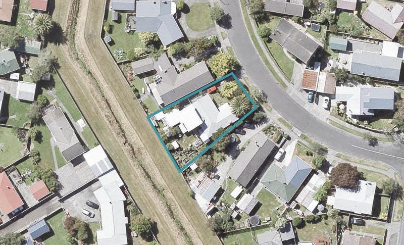 7 Momona Street, Wainuiomata, Lower Hutt - Carousel 1