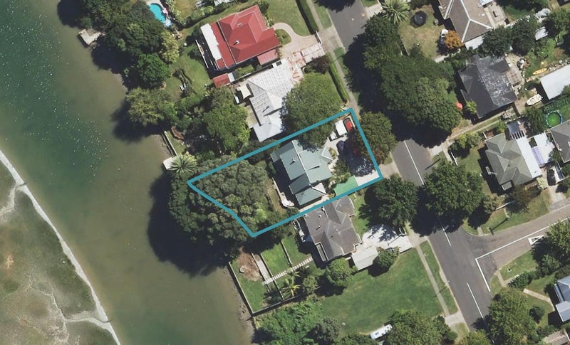 62 Stout Street, Whataupoko, Gisborne - Carousel 1