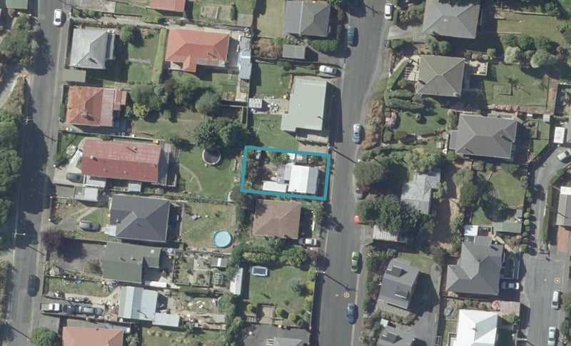 19 Shortland Street, Caversham, Dunedin - Carousel 1