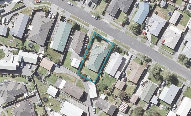 13 Karamea Grove, Wainuiomata, Lower Hutt - Carousel 1