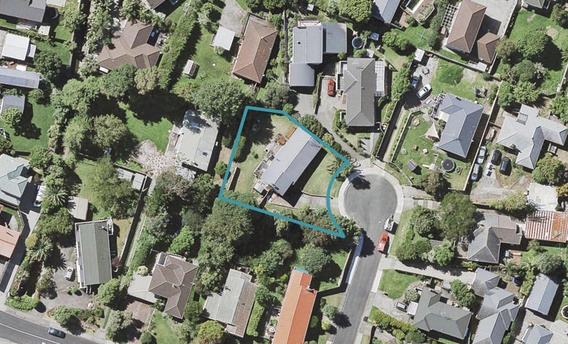 1 Salas Place, Howick, Auckland - Carousel 1