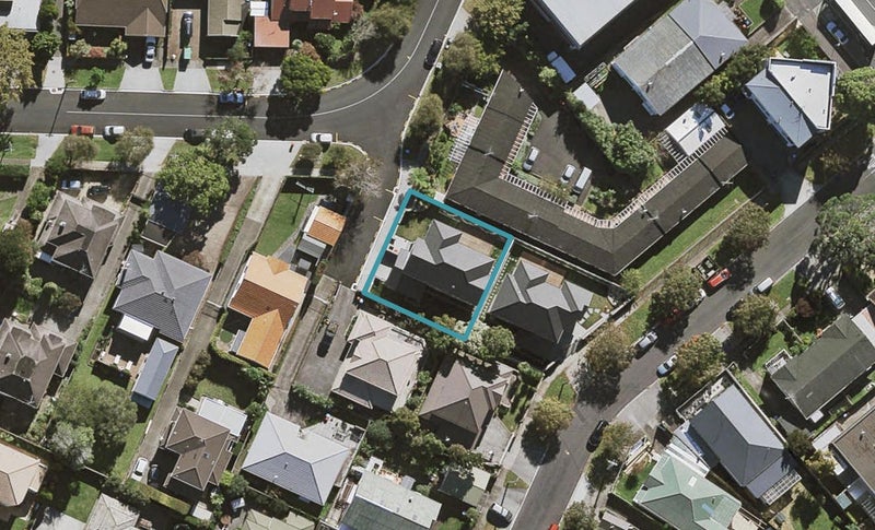 43D Cornwall Park Avenue, Greenlane, Auckland - Carousel 1