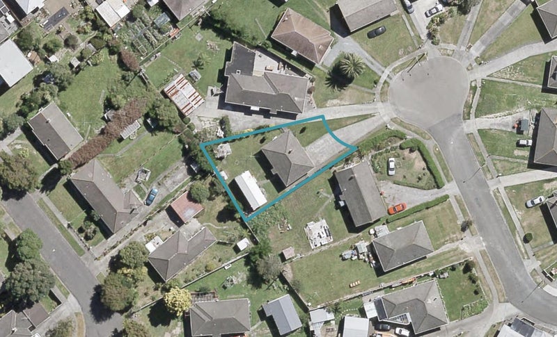 9 Puketapu Grove, Waiwhetu, Lower Hutt - Carousel 1