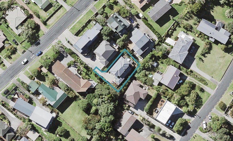 24B Arran Road, Browns Bay, Auckland - Carousel 1