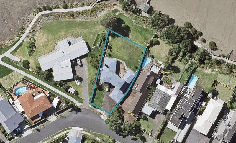 33 Riverlea Avenue, Pakuranga, Auckland - Carousel 1