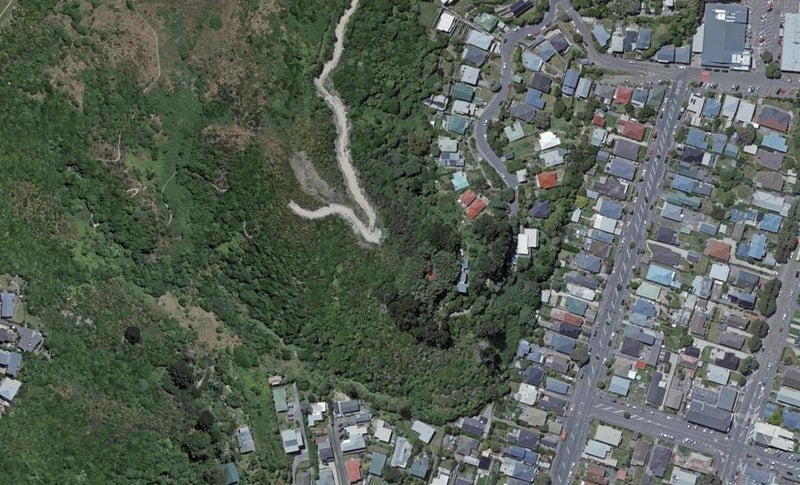 35 Ara Paekawakawa, Island Bay, Wellington - Carousel 1