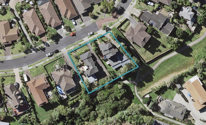 2/22 Channing Crescent, Botany Downs, Auckland - Carousel 1