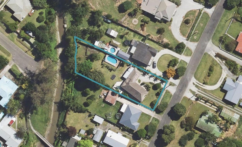 8 Pine Street, Mangapapa, Gisborne - Carousel 1