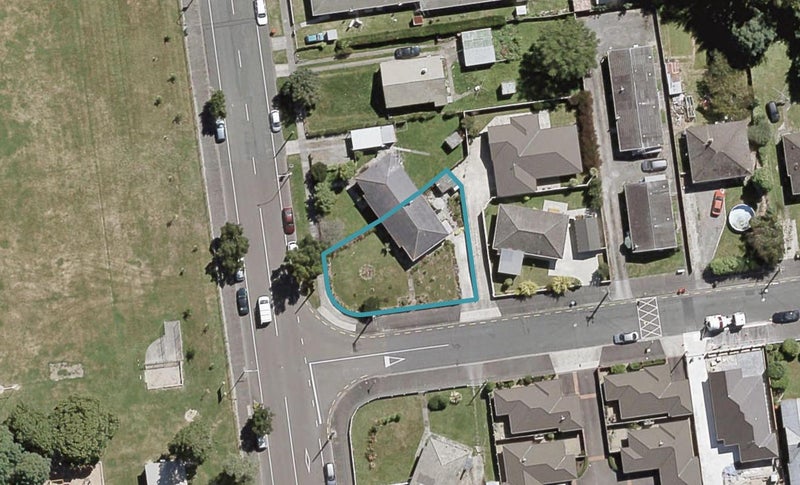 1 Savage Crescent, Upper Hutt Central, Upper Hutt - Carousel 1