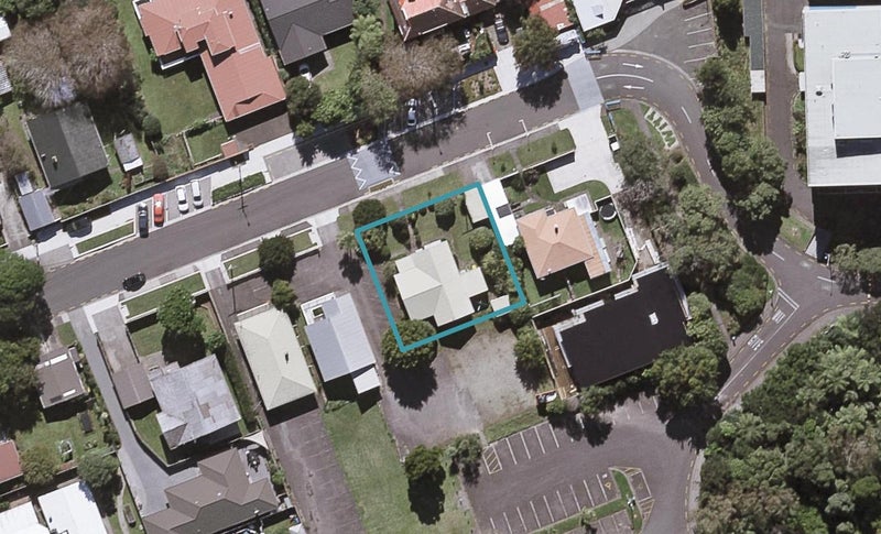 16 Bell Street, Welbourn, New Plymouth - Carousel 1