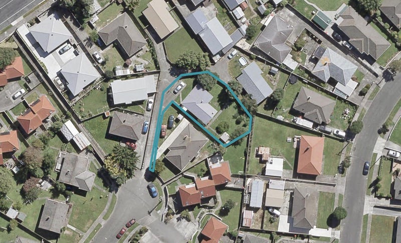 2/13 McBain Grove, Avalon, Lower Hutt - Carousel 1