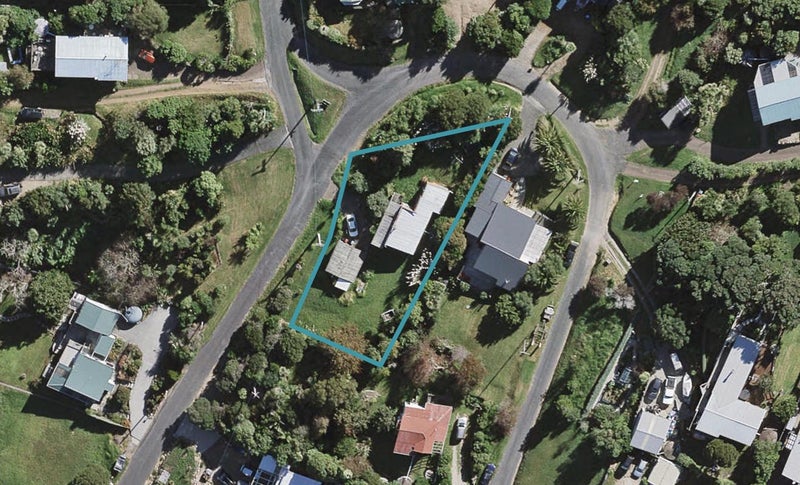 28 Park Road, Surfdale, Waiheke Island - Carousel 1