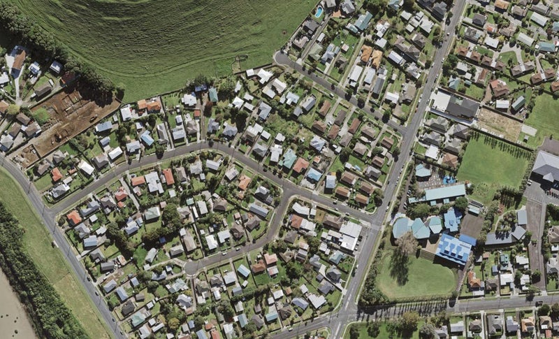 42 Kapuka Road, Mangere Bridge, Auckland - Carousel 1
