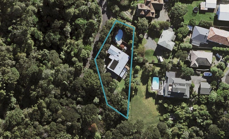 22 Valley Road, Northcote, Auckland - Carousel 1