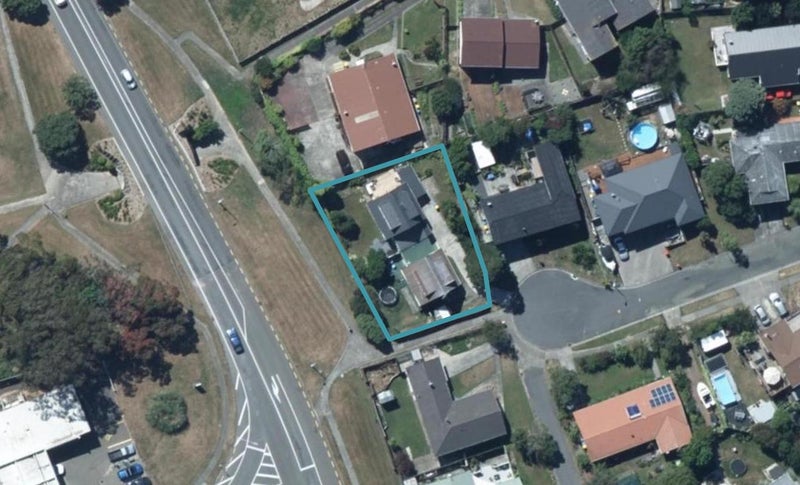 2/8 AZIMUTH PL, WHITBY, PORIRUA - Carousel 1