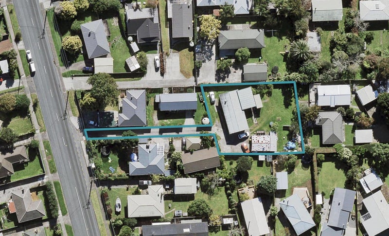 669 Te Atatu Road, Te Atatu Peninsula, Auckland - Carousel 1